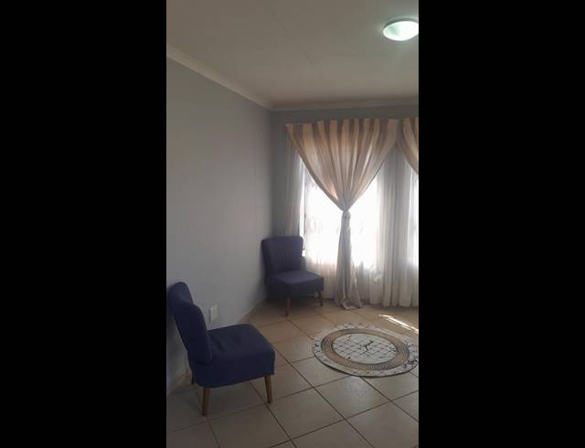 2 BEDROOM PROPERTY TO RENT IN ROSSLYN
